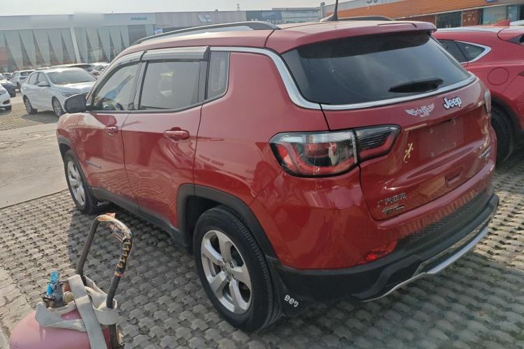 Used  Compass 2017 200T Automatic Family Edition
