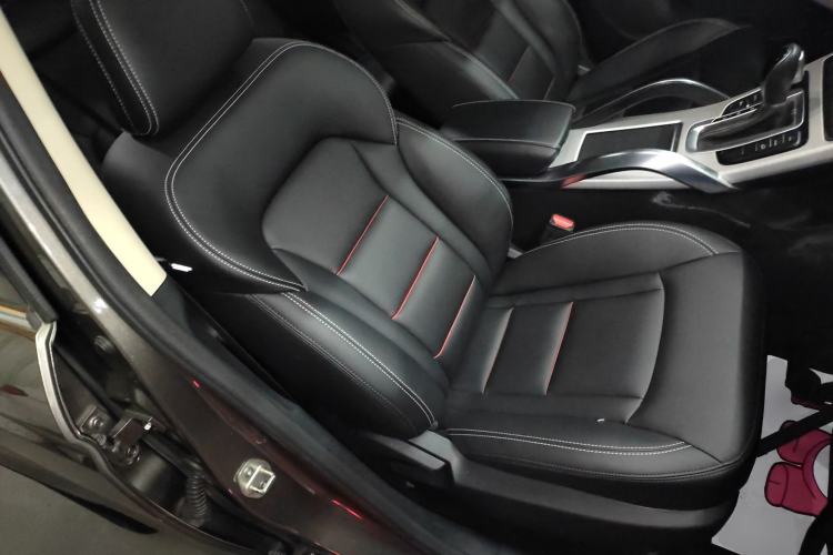 Used Geely Auto Emgrand X7 Sport 2018 1.8TD Automatic Two-Wheel Drive Zhiya Model
