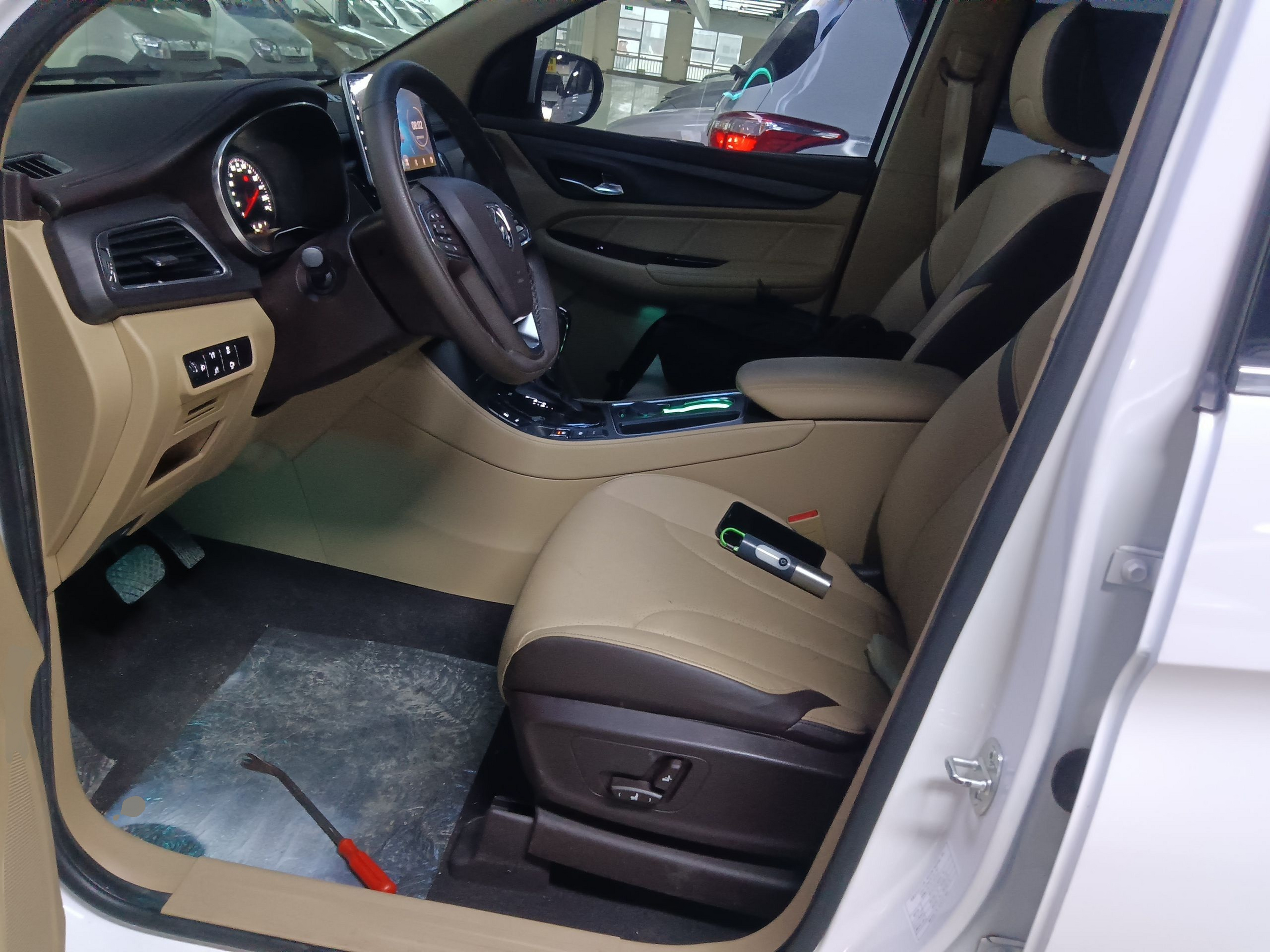 Переднее сиденье в автомобиле