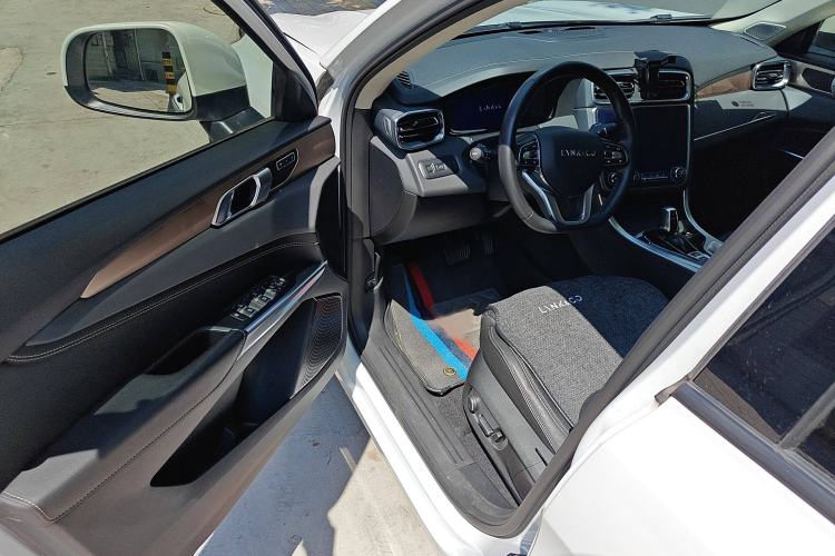 Used Lynk & Co 01 2019 2.0T Two-Wheel-Drive Pro Version China VI Standard
