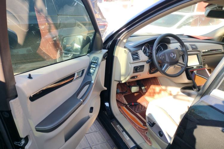 Used Mercedes-Benz R-Class 2017 R 320 4MATIC Business Edition Prestige Model