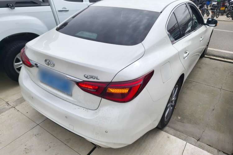 Used Infiniti Q50L 2018 2.0T Comfort Edition China VI Standard
