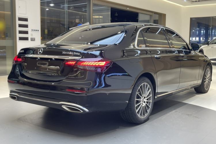 Used Mercedes-Benz E-Class 2023 Facelift E 260 L
