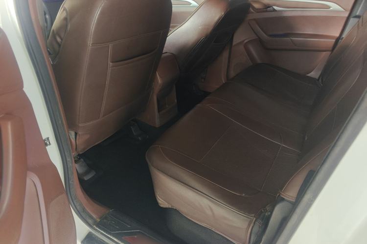 Used SAIC MAXUS T60 2017 2.0T Gasoline Automatic Two-Wheel Drive High-Ride Comfort-Grade Standard Cabin
