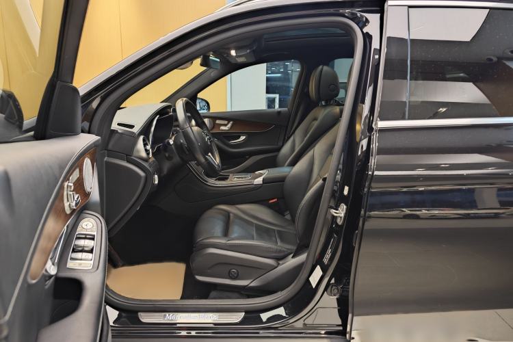 Used Mercedes-Benz GLC 2021 GLC 300 L 4MATIC Dynamic Model