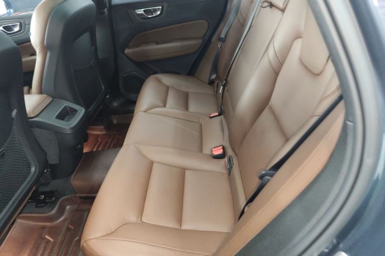 Used Volvo XC60 2022 B5 4x4 Smart Luxury Edition
