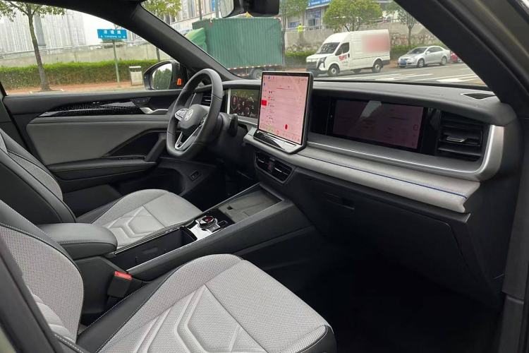 Used Volkswagen Tayron 2025 Tiguan L 380TSI 4Motion Luxury Easy Package
