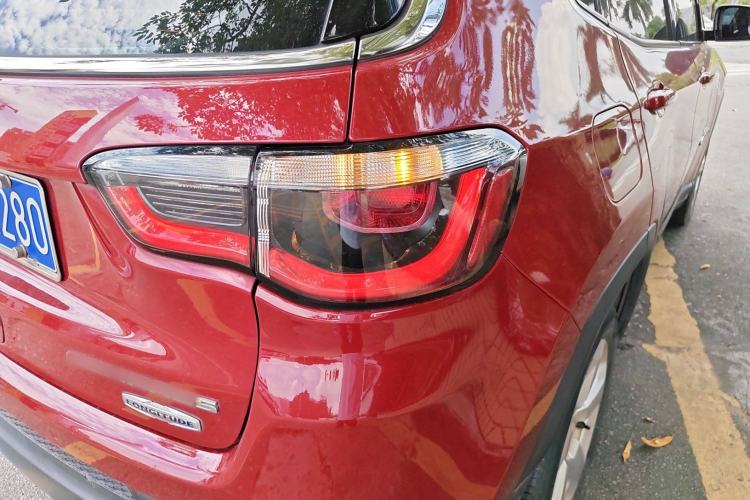 Used  Compass 2017 200T Automatic Enjoyment Version
