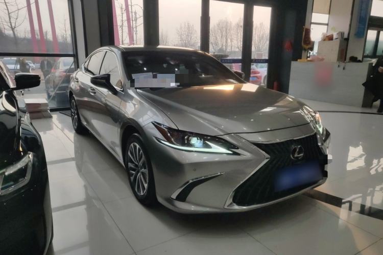 Used Lexus ES 2022 300h Excellence Edition

