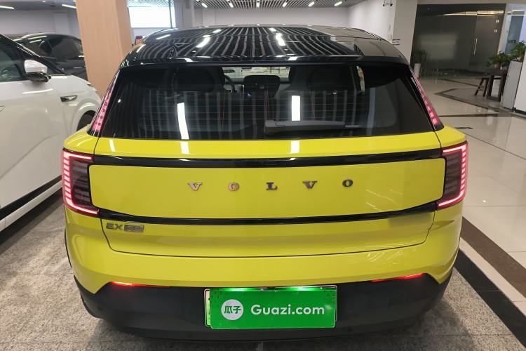 Used Volvo EX30 2025 Rear-Drive Long-Range Version Ultra