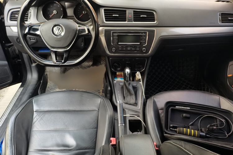 Used Volkswagen Lavida 2015 1.6L Automatic Comfort Edition
