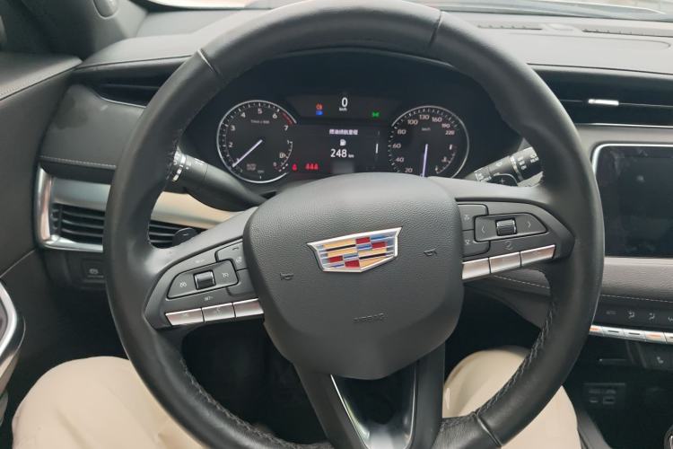 Used Cadillac XT4 2021 28T Two-Wheel Drive Leading Version
