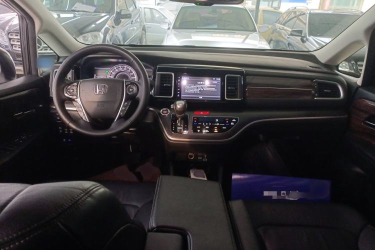 Used Honda Elysion 2016 2.4L Luxury Edition
