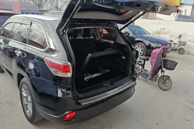 Used Toyota Highlander 2015 2.0T Two-Wheel Drive Luxury Edition 7 Seats