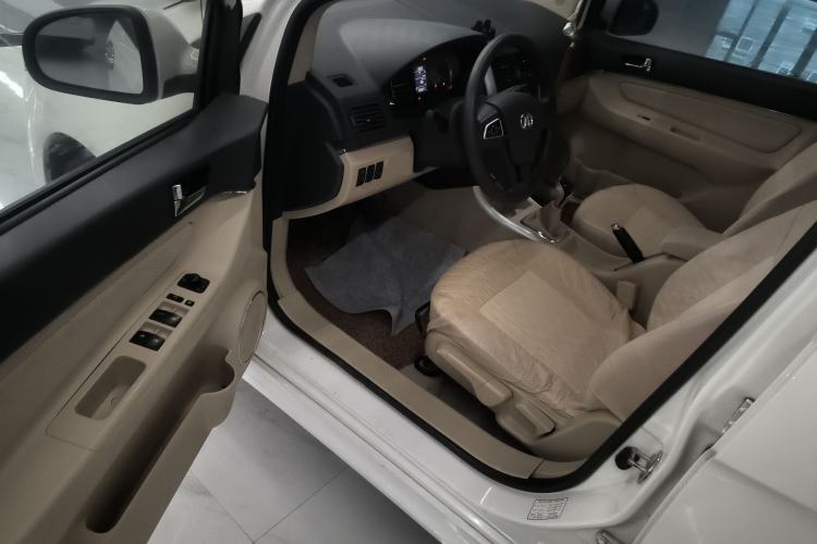 Used BAIC Senova D20 2015 Hatchback 1.5L Manual Leshang Version