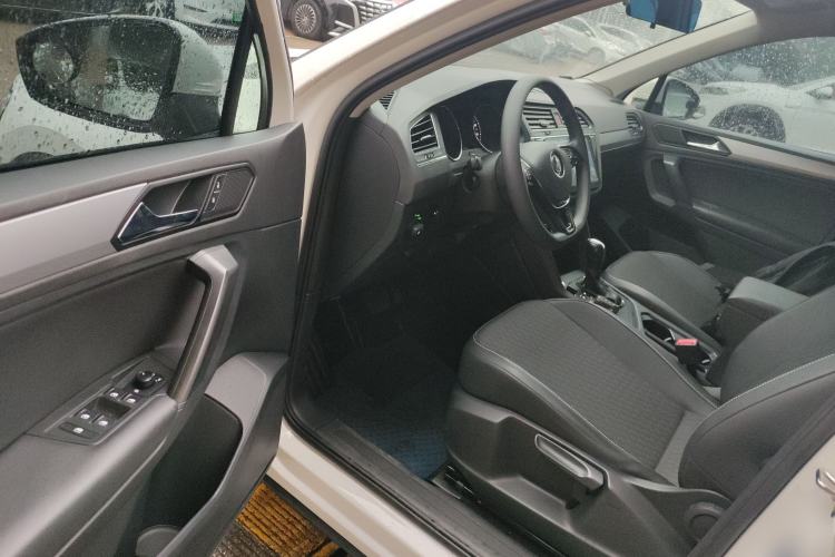 Used Volkswagen Tiguan L 2017 330TSI Automatic Two-Wheel Drive Luxury Edition
