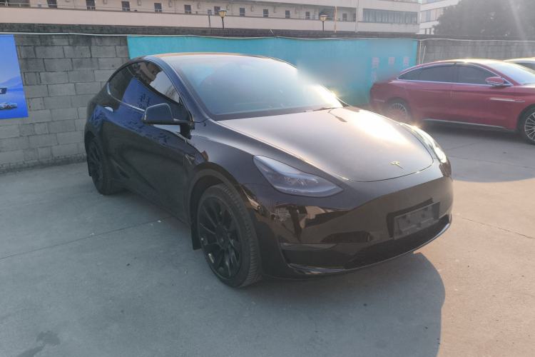 Used Tesla Model Y 2023 Long-Range All-Wheel-Drive Version
