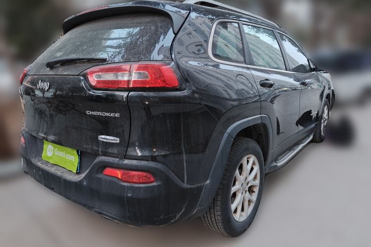 Used  Cherokee 2016 2.4L Leading Edition
