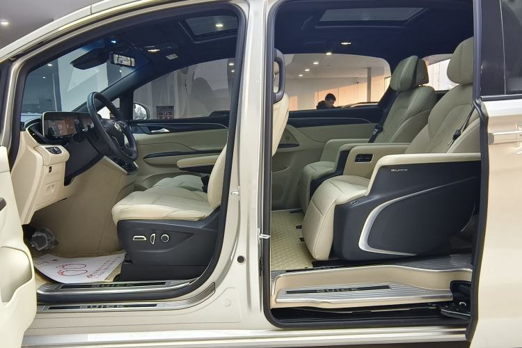 Used Buick GL8 2022 ES Land Cruiser 653T Luxury Model
