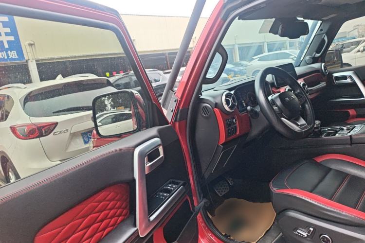 Used  BJ40 2020 2.0T Automatic Four-Wheel Drive Urban Hunter Edition Prestige Version
