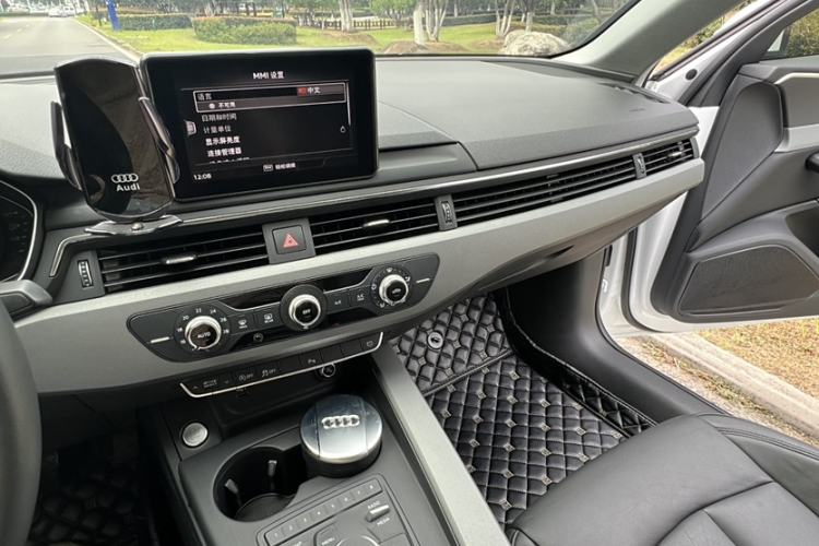 Used Audi A4L 2018 30th Anniversary Edition 40 TFSI Trendy Model
