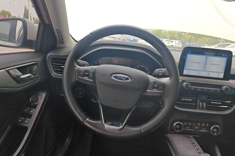 Used Ford Focus 2019 Sedan EcoBoost 180 Automatic Trend Edition
