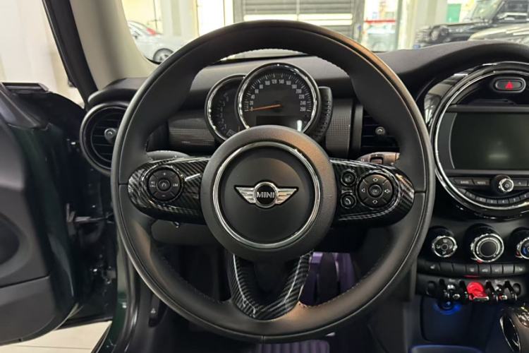 Used  MINI 2016 1.5T COOPER
