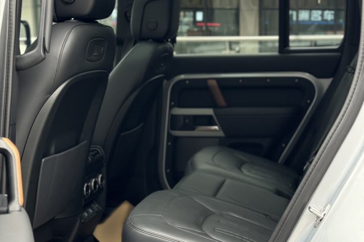 Used Land Rover Defender 2022 110 P400 Dark Edition