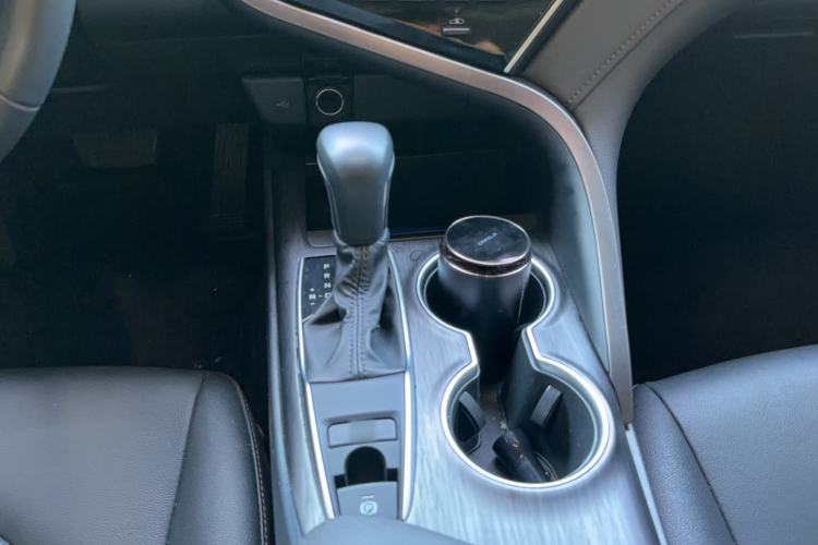 Used Toyota Camry 2021 2.0G Luxury Edition
