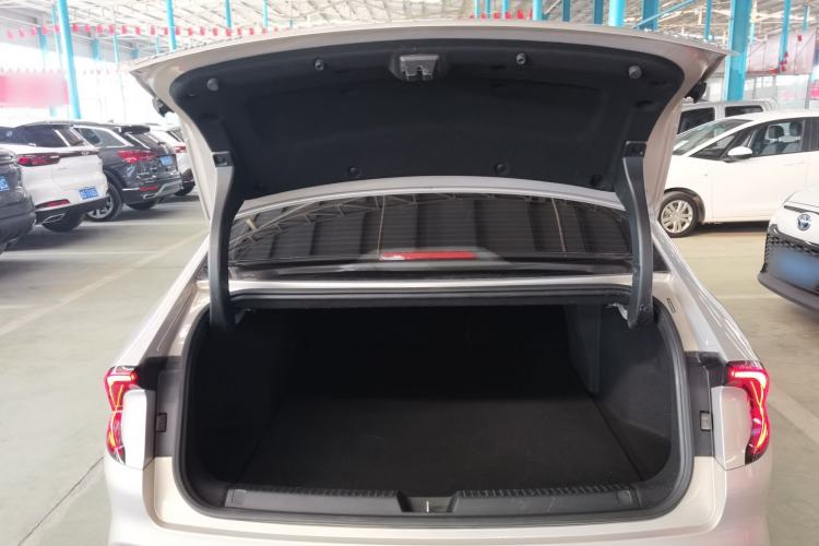 Used Wuling Xingguang 2024 Co-Creation Edition 510 Advanced Model
