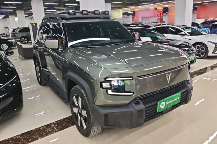 Used  G318 2024 Four-Wheel-Drive Air Suspension Model