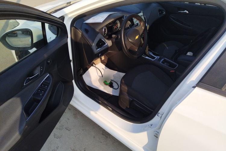 Used Chevrolet Cruze 2017 1.5L Automatic Pioneer Sunroof Edition
