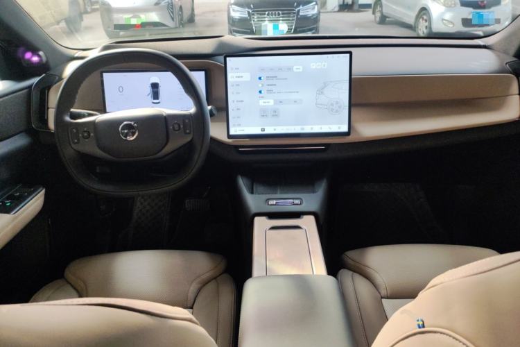 Used Volvo Volvo XC70 Plug-in Hybrid 
