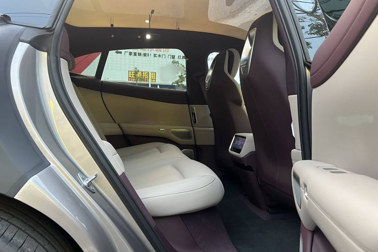 Used  YU7 2025 Ultra-Long Range All-Wheel Drive Pro Version
