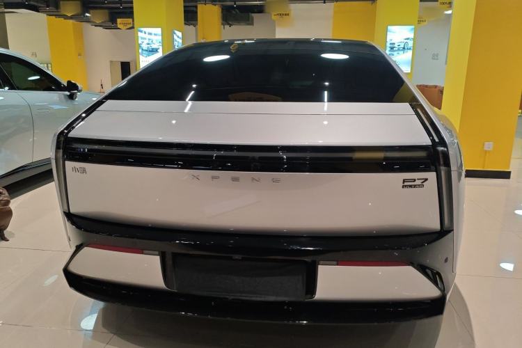Used XPeng P7 
