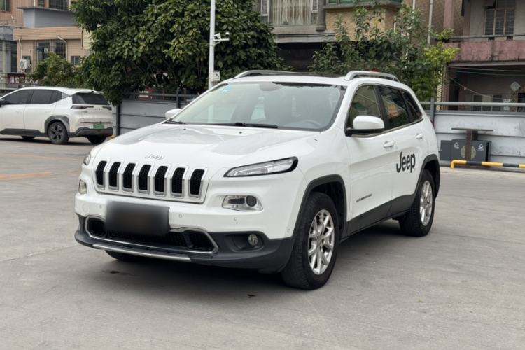 Used  Cherokee 2016 2.4L Professional Smart Version
