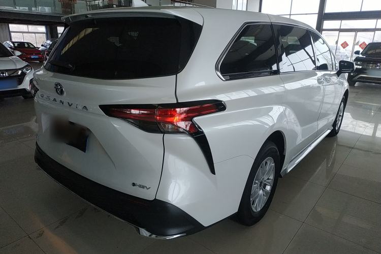 Used Toyota Granvia 2024 2.5L Hybrid Comfort Edition
