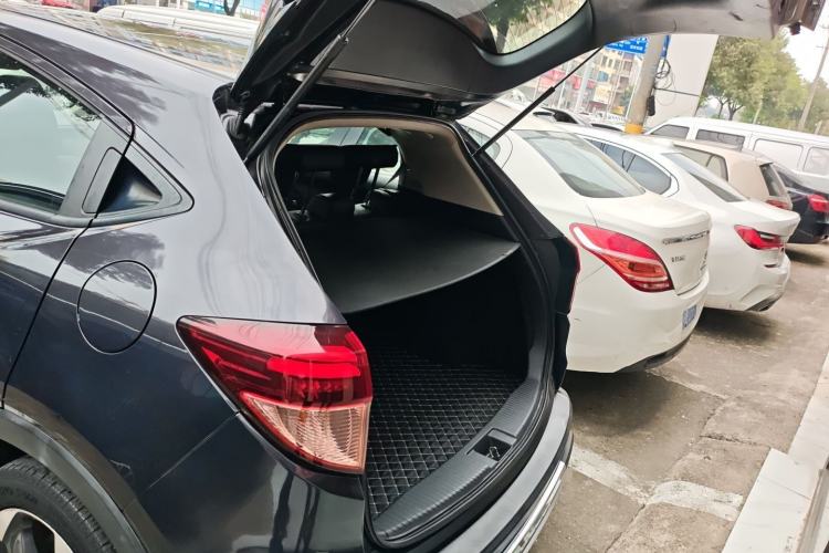 Used Honda Vezel 2017 1.8L CVT Front-Wheel Drive Pioneer Edition