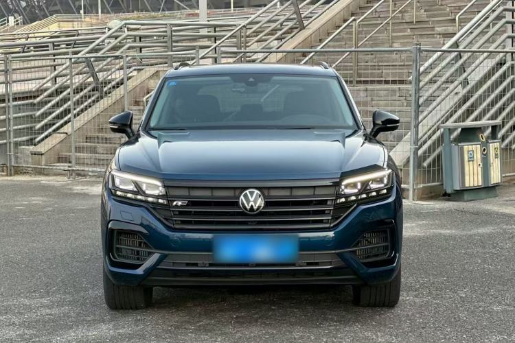 Used Volkswagen Touareg 2021 3.0 TSI Luxury Edition Black Diamond Sport Package

