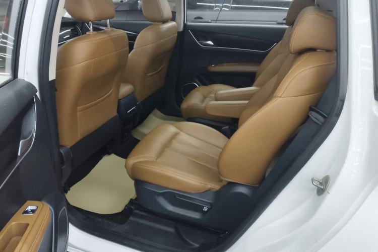 Used BYD Song MAX 2018 1.5T Automatic Smart Connect Elite Model with 6 Seats