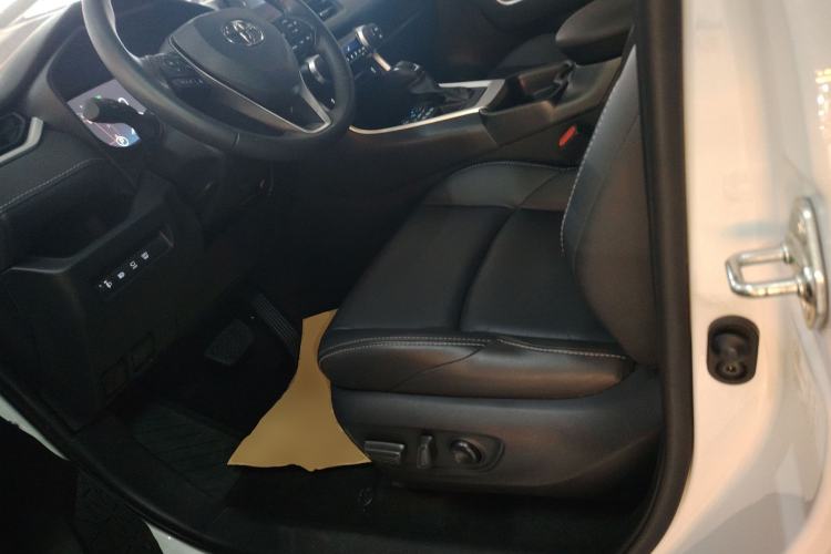 Used Toyota Wildlander 2023 2.0L CVT Four-Wheel Drive Luxury PLUS Edition
