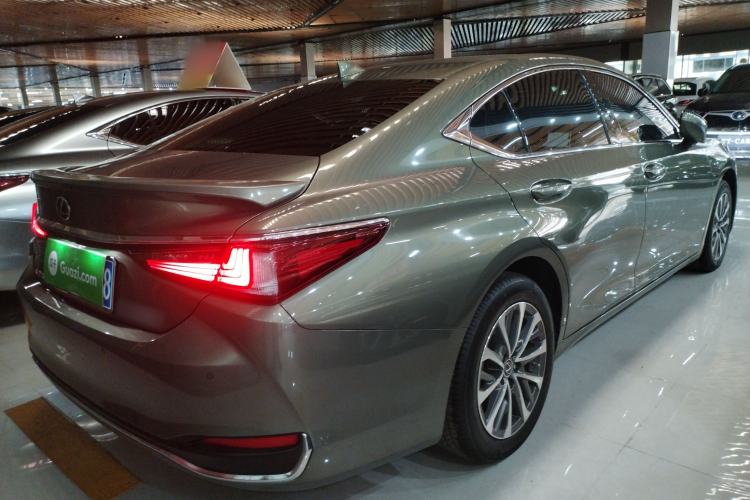 Used Lexus ES 2022 200 Excellence Edition
