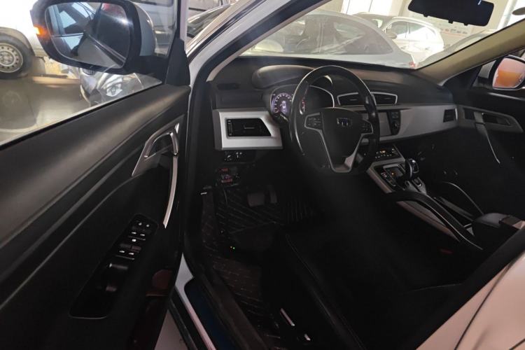 Used Geely Auto Emgrand X7 Sport 2020 1.8TD DCT Two-Wheel Drive Smart Connect 4G-Enabled Version
