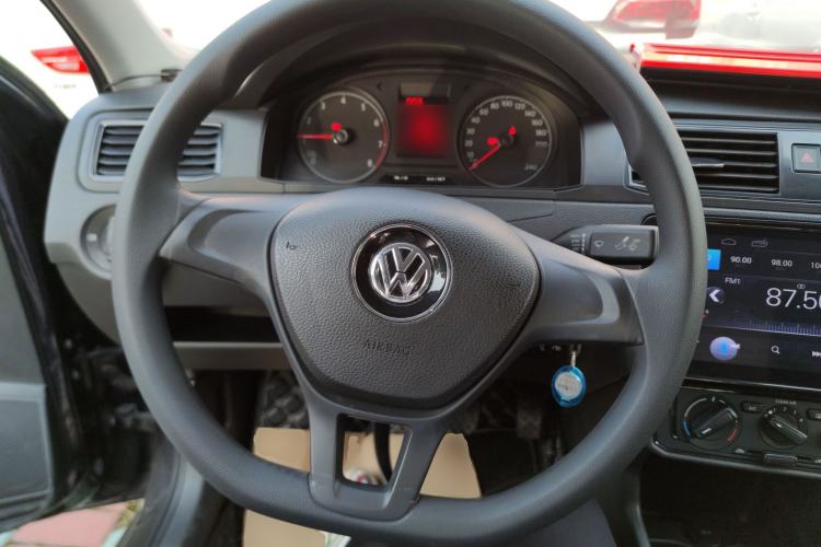 Used Volkswagen Santana 2016 1.6L Manual Fashion Edition
