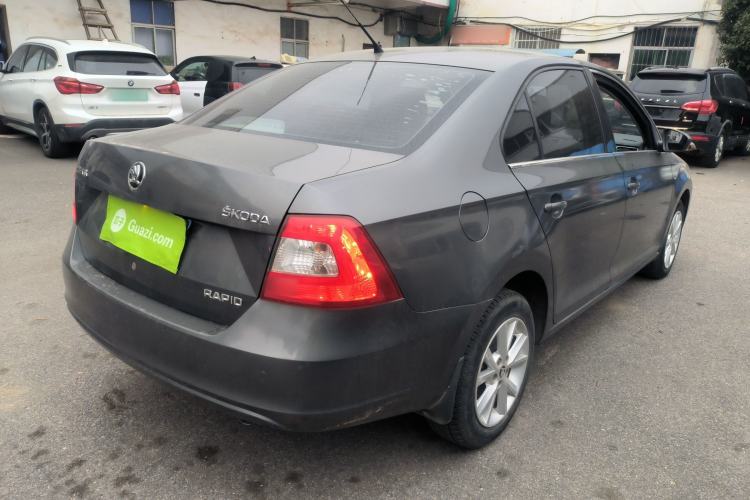 Used Skoda Rapid 2015 1.6L Automatic Smart Selection Model