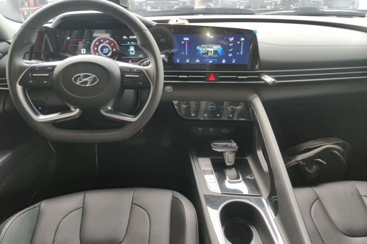 Used Hyundai Elantra 2021 1.5L CVT GLX Elite Edition
