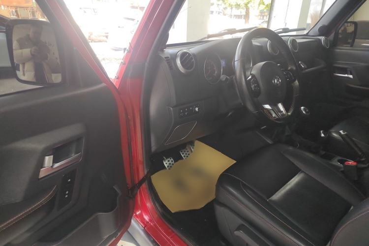 Used  BJ40 2018 40L 2.0T Manual Diesel Four-Wheel Drive Prestige Edition
