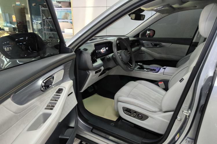 Used GAC Trumpchi GS8 2022 Dual-Engine Series 2.0TM Two-Wheel Drive Prestige Edition (7 Seats)