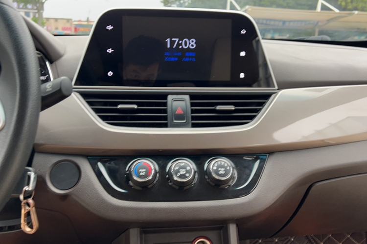 Used Baojun 310W 2017 1.5L Manual Fashion Model China V