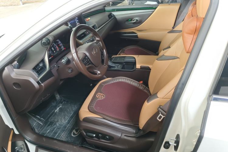 Used Lexus ES 2020 200 Excellence Edition
